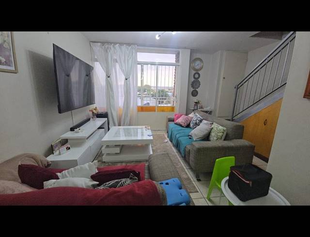 2 BEDROOM APARTMENT FOR SALE IN MAYVILLE